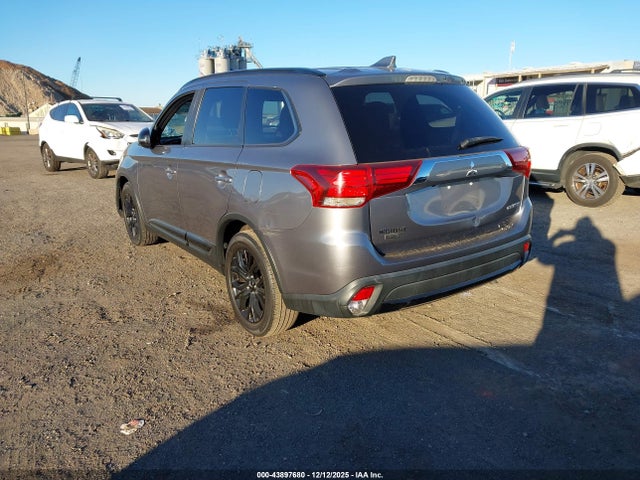 2018 MITSUBISHI OUTLANDER JA4AZ3A30JZ027369 Photo 2