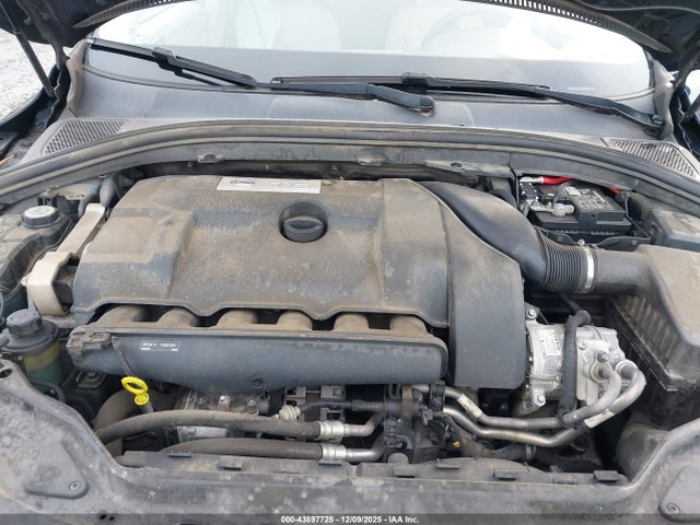 2015 VOLVO XC60 YV4902RK7F2640594 Photo 9