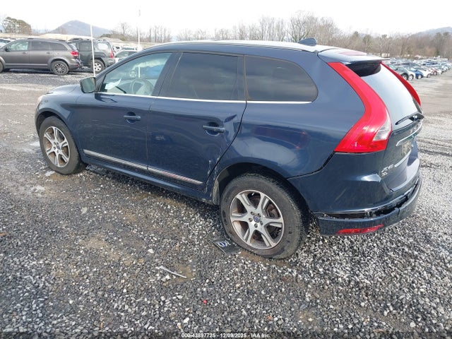 2015 VOLVO XC60 YV4902RK7F2640594 Photo 2