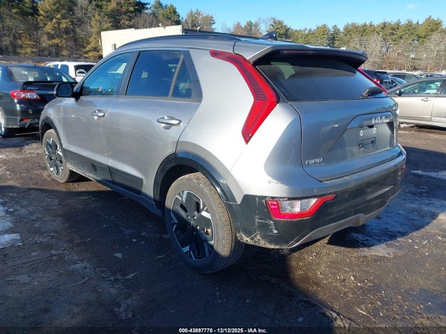 2023 KIA NIRO EV KNDCR3L17P5039707 Photo 2