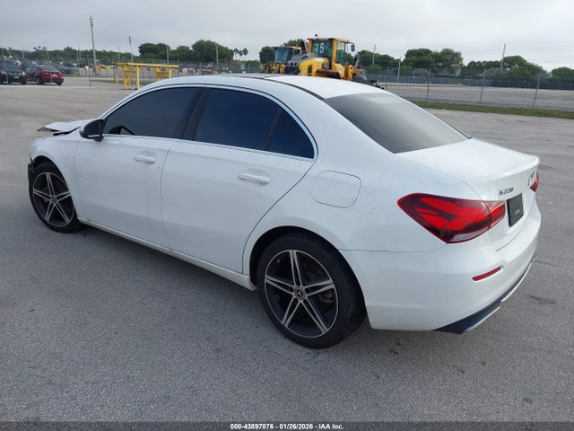 2021 MERCEDES-BENZ A 220 W1K3G4EB8MJ296949 Photo 2