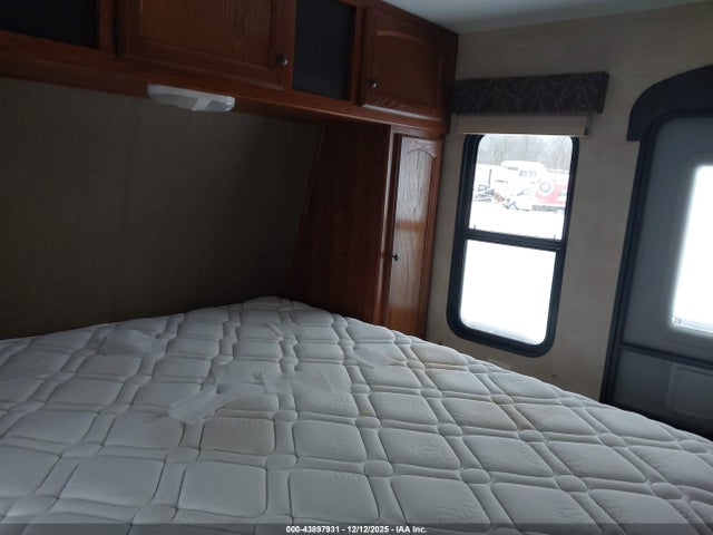 43897931 :رقم المزاد ، 4YDT26R29E7204080 vin ، 2014 Keystone Rv Other مزاد بيع