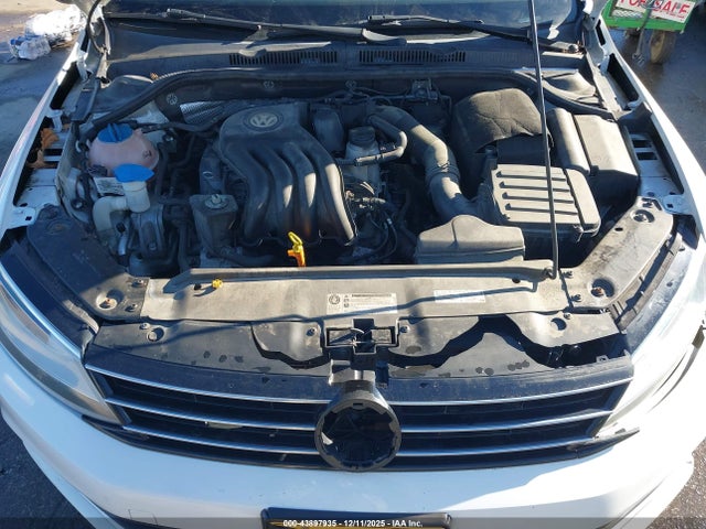 43897935 :رقم المزاد ، 3VW2K7AJ0FM224472 vin ، 2015 Volkswagen Jetta 2.0l S مزاد بيع