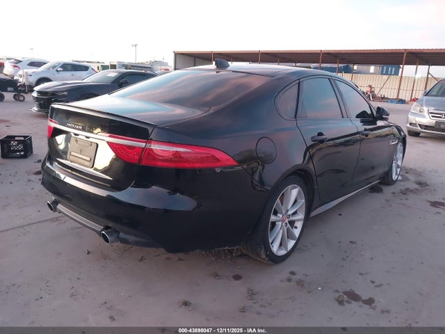 2016 JAGUAR XF SAJBL4BV4GCY12766 Photo 3
