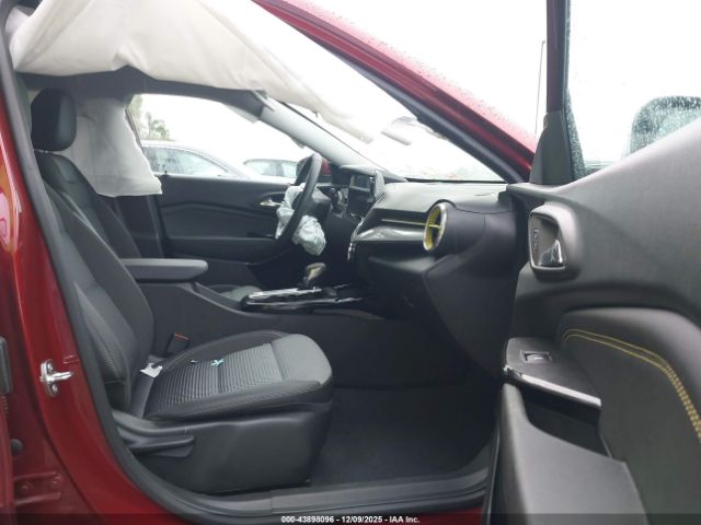 2024 CHEVROLET TRAX KL77LHE27RC051549 Photo 4