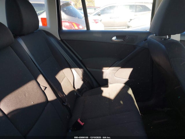 Продажа на аукционе авто 2013 Volkswagen Tiguan S, vin: WVGAV3AX1DW624424, номер лота: 43898105
