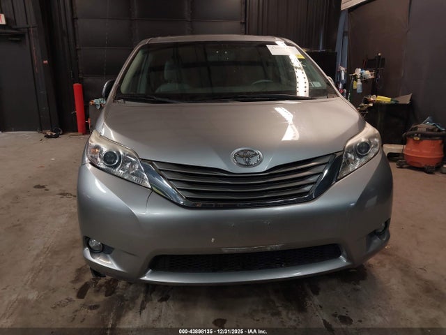 Продаж на аукціоні авто 2013 Toyota Sienna Xle V6 8 Passenger, vin: 5TDYK3DC5DS317360, номер лоту: 43898135