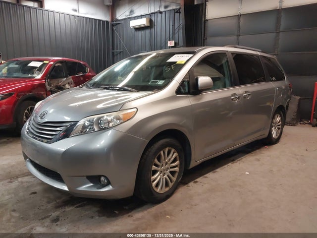 Продаж на аукціоні авто 2013 Toyota Sienna Xle V6 8 Passenger, vin: 5TDYK3DC5DS317360, номер лоту: 43898135