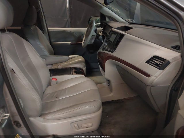 Продаж на аукціоні авто 2013 Toyota Sienna Xle V6 8 Passenger, vin: 5TDYK3DC5DS317360, номер лоту: 43898135