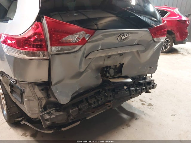 Продаж на аукціоні авто 2013 Toyota Sienna Xle V6 8 Passenger, vin: 5TDYK3DC5DS317360, номер лоту: 43898135