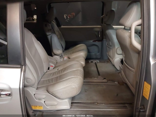 Продаж на аукціоні авто 2013 Toyota Sienna Xle V6 8 Passenger, vin: 5TDYK3DC5DS317360, номер лоту: 43898135