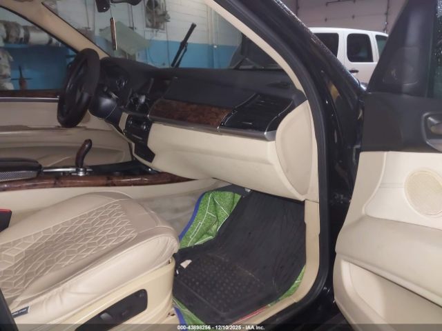 2011 BMW X5 5UXZV4C54BL740643 Photo 4