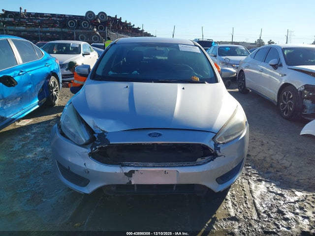 1FADP3K25GL235117 Ford FOCUS SE