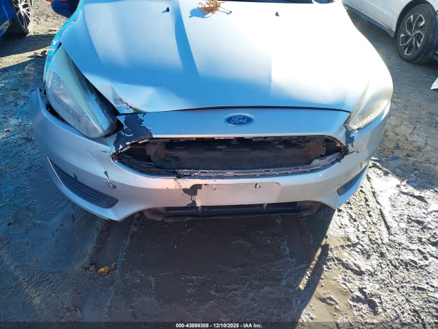 1FADP3K25GL235117 Ford FOCUS SE