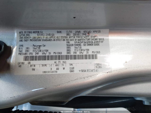 1FADP3K25GL235117 Ford FOCUS SE