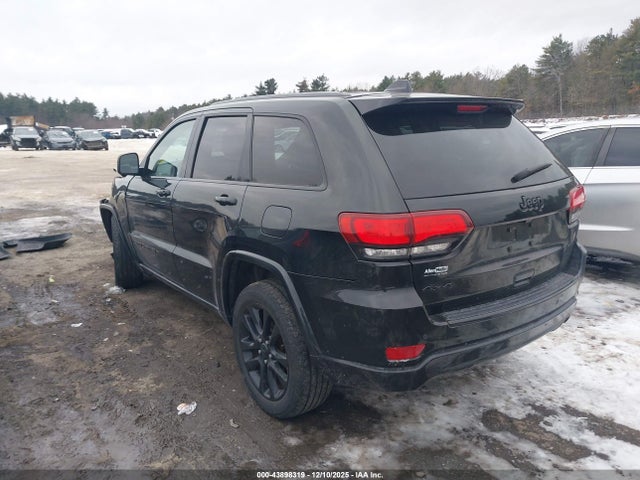 1C4RJFAGXJC220832 Jeep Grand Cherokee Altitude 4x4
