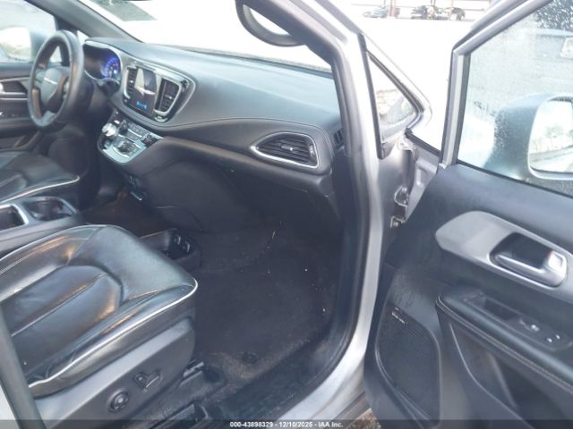 2019 CHRYSLER PACIFICA 2C4RC1GG5KR528682 Photo 4