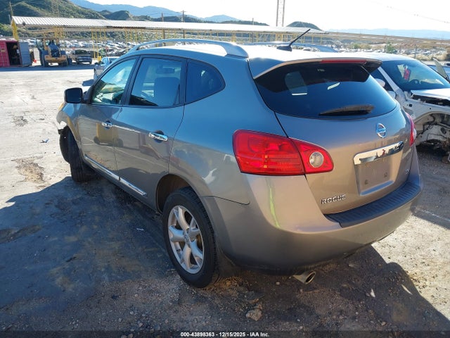 2011 NISSAN ROGUE JN8AS5MT0BW576725 Photo 2