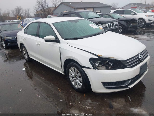 2013 Volkswagen Passat S მანქანა იყიდება აუქციონზე, vin: 1VWAP7A32DC033648, აუქციონის ნომერი: 43898427