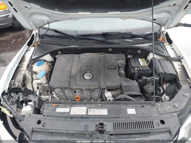 2013 Volkswagen Passat S მანქანა იყიდება აუქციონზე, vin: 1VWAP7A32DC033648, აუქციონის ნომერი: 43898427