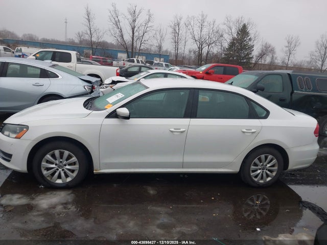 2013 Volkswagen Passat S მანქანა იყიდება აუქციონზე, vin: 1VWAP7A32DC033648, აუქციონის ნომერი: 43898427
