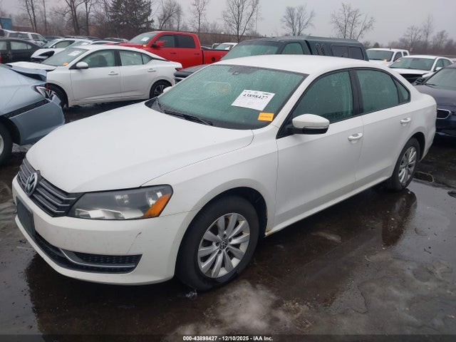 2013 Volkswagen Passat S მანქანა იყიდება აუქციონზე, vin: 1VWAP7A32DC033648, აუქციონის ნომერი: 43898427