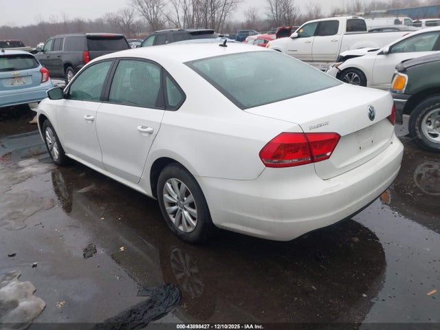 2013 Volkswagen Passat S მანქანა იყიდება აუქციონზე, vin: 1VWAP7A32DC033648, აუქციონის ნომერი: 43898427