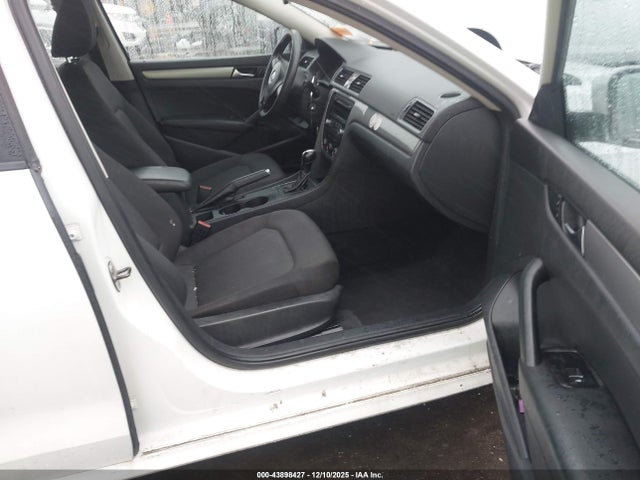2013 Volkswagen Passat S მანქანა იყიდება აუქციონზე, vin: 1VWAP7A32DC033648, აუქციონის ნომერი: 43898427