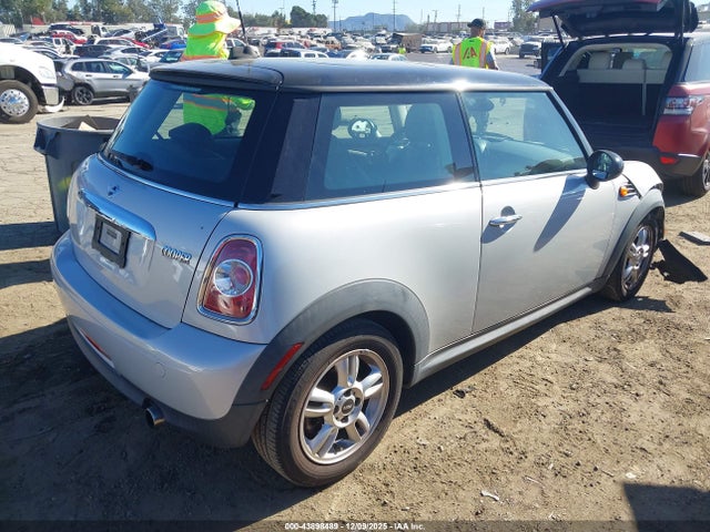 2012 MINI COOPER WMWSU3C50CT539935 Photo 3