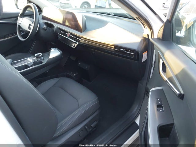 KNDC34LA3R5206929 KIA Ev6 Light/wind