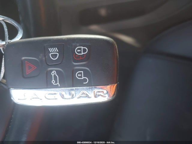 2017 JAGUAR F-PACE SADCJ2BNXHA099838 Photo 10