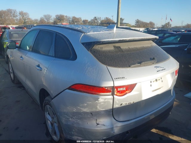 2017 JAGUAR F-PACE SADCJ2BNXHA099838 Photo 2