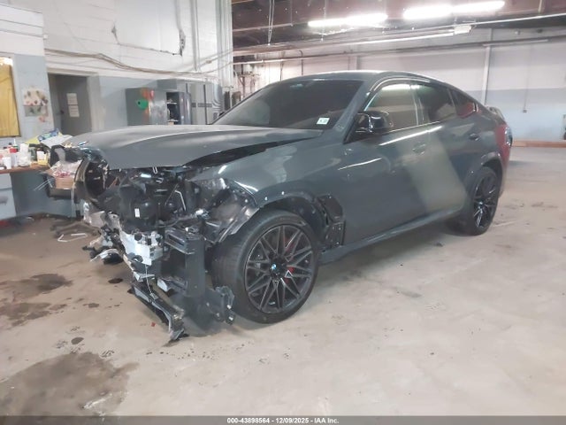 2022 BMW X6 M 5YMCY0C04N9L82643 Photo 1