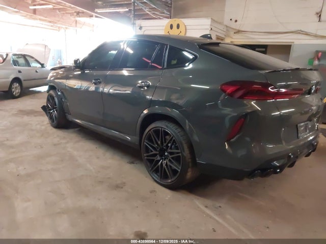2022 BMW X6 M 5YMCY0C04N9L82643 Photo 2