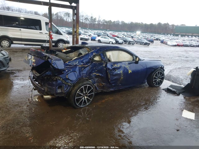 2023 TOYOTA GR86 JF1ZNBB14P9756887 Photo 3