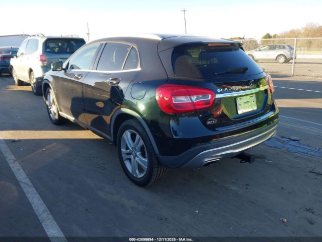 2017 MERCEDES-BENZ GLA 250 WDCTG4EB2HJ336503 Photo 2