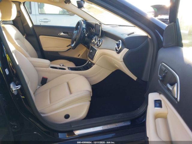 2017 MERCEDES-BENZ GLA 250 WDCTG4EB2HJ336503 Photo 4