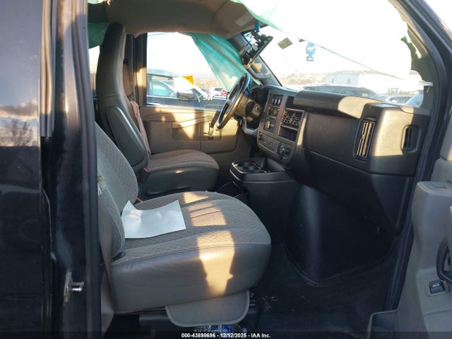1GAZGNFG3L1254085 Chevrolet Express Passenger Rwd 3500 Extended Wheelbase Ls