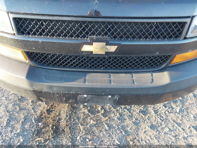 1GAZGNFG3L1254085 Chevrolet Express Passenger Rwd 3500 Extended Wheelbase Ls