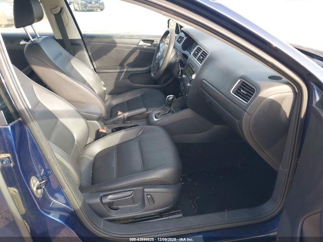43898820 :رقم المزاد ، 3VWD17AJ6EM396094 vin ، 2014 Volkswagen Jetta 1.8t Se مزاد بيع