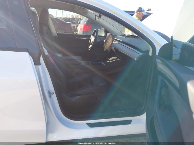 2023 TESLA MODEL Y 7SAYGAEEXPF708537 Photo 4