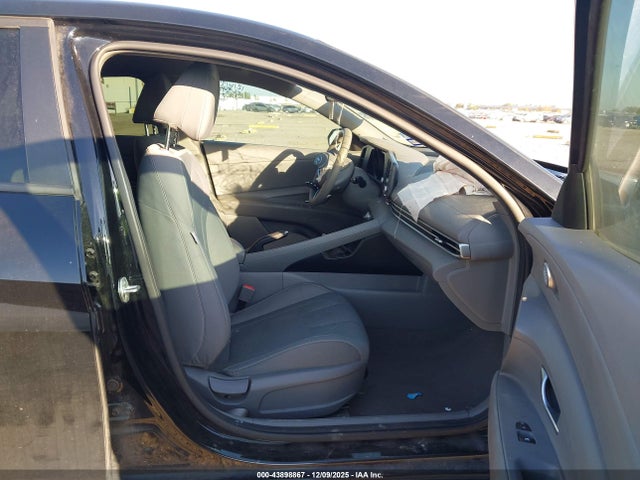 2021 HYUNDAI ELANTRA 5NPLM4AG5MH038739 Photo 4