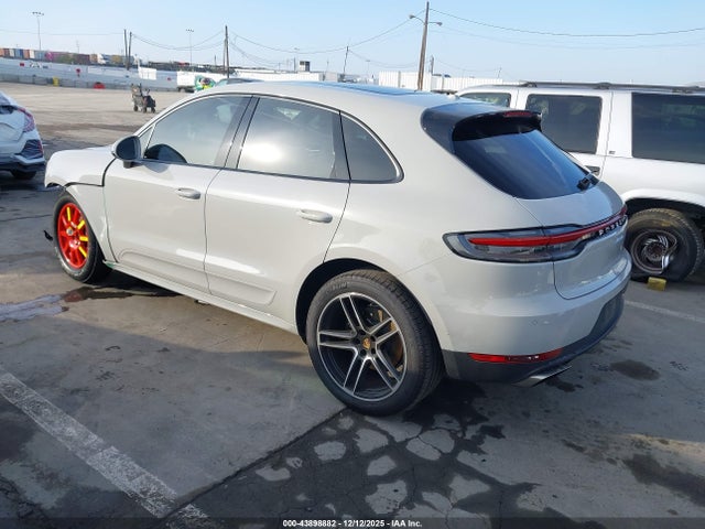 Porsche Macan 2020 WP1AA2A5XLLB01006 Image 3