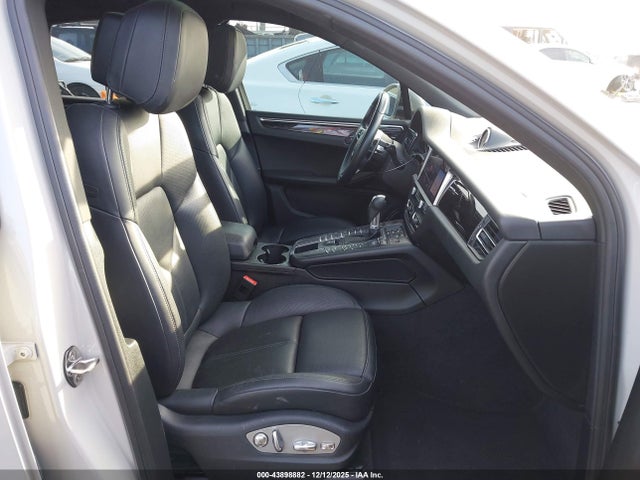 Porsche Macan 2020 WP1AA2A5XLLB01006 Image 5