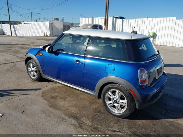 2012 MINI COOPER WMWSU3C50CT264924 Photo 2