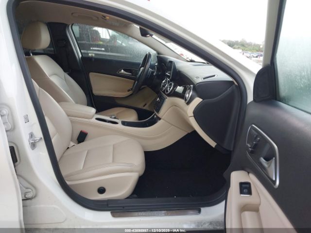 2015 MERCEDES-BENZ GLA 250 WDCTG4GB0FJ095969 Photo 4