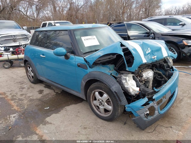 2010 MINI COOPER WMWMF3C50ATZ24461