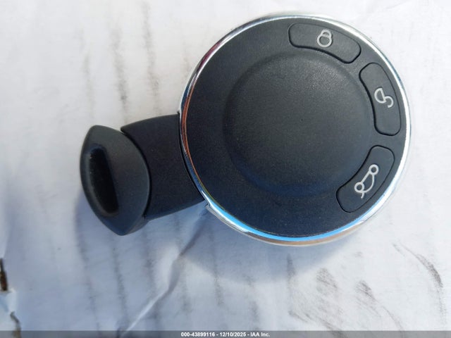 2010 MINI COOPER WMWMF3C50ATZ24461 Photo 10