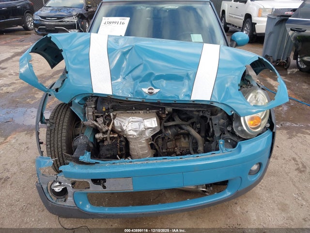2010 MINI COOPER WMWMF3C50ATZ24461 Photo 5