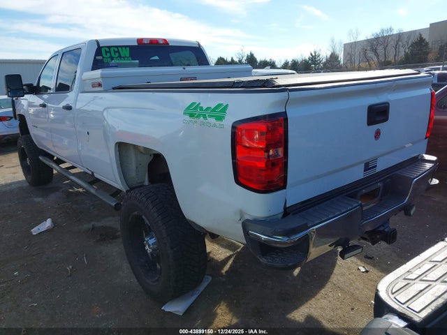 2017 CHEVROLET SILVERADO 2500HD 1GC1KUEGXHF211937 Photo 2